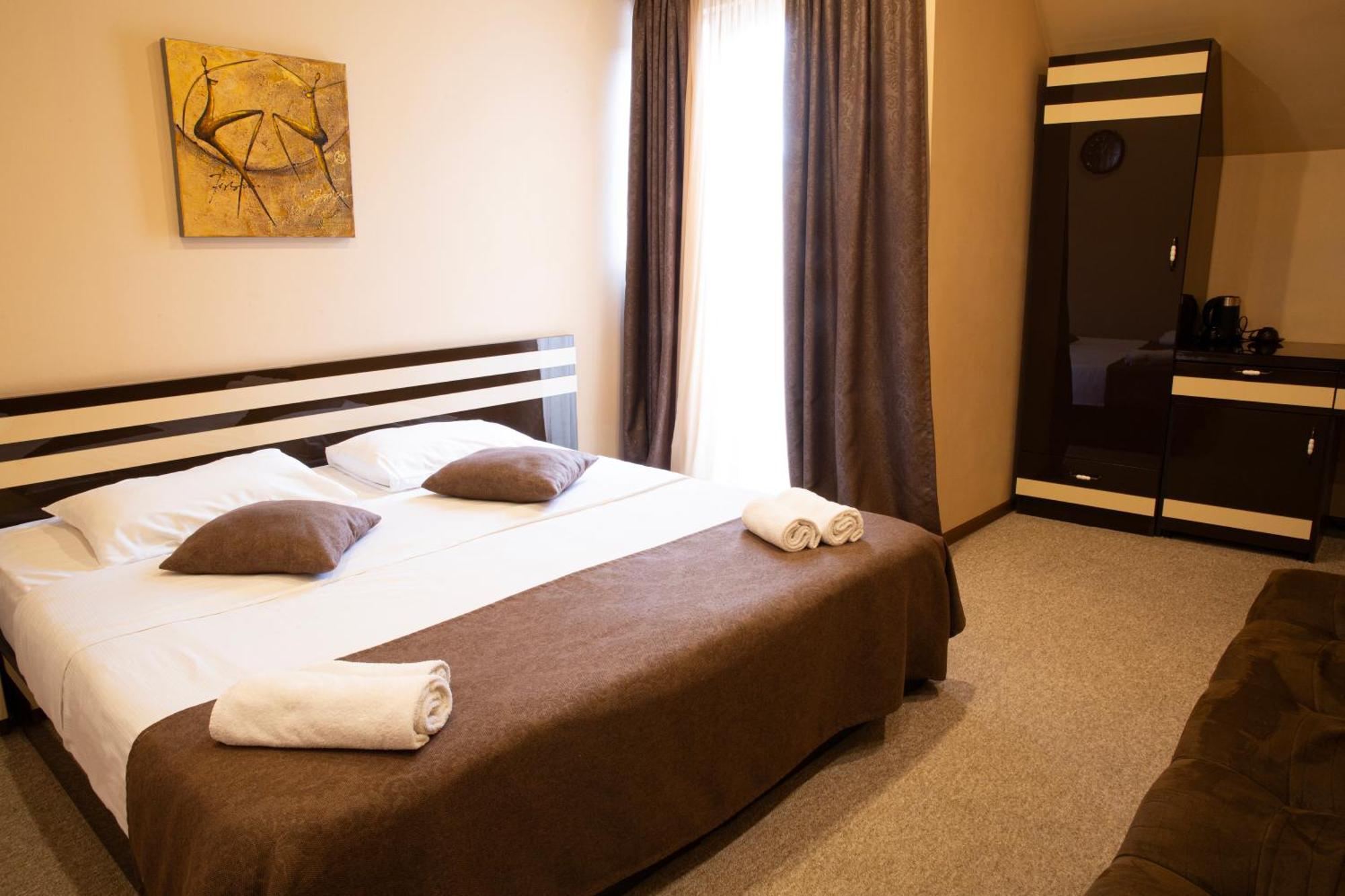 Hotel Diplomat Tbilisi Buitenkant foto