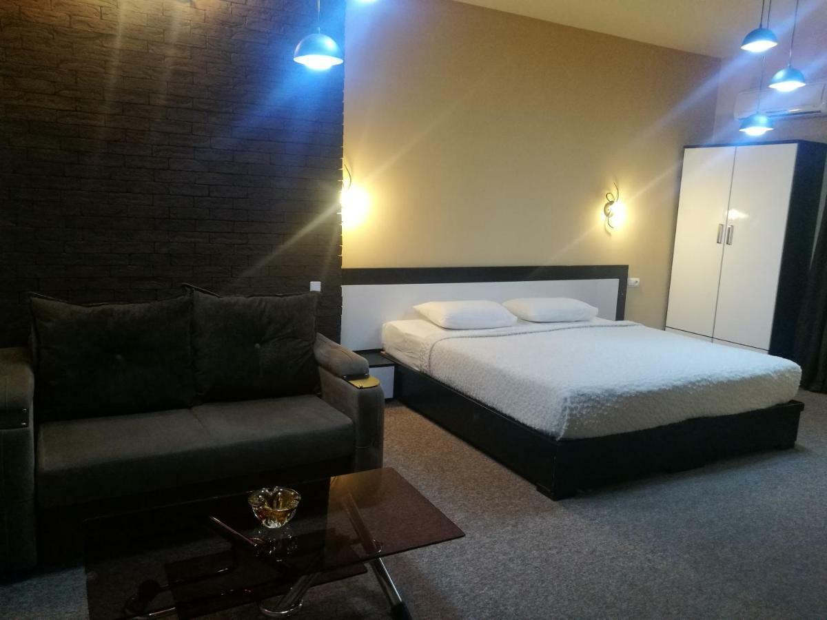 Hotel Diplomat Tbilisi Buitenkant foto