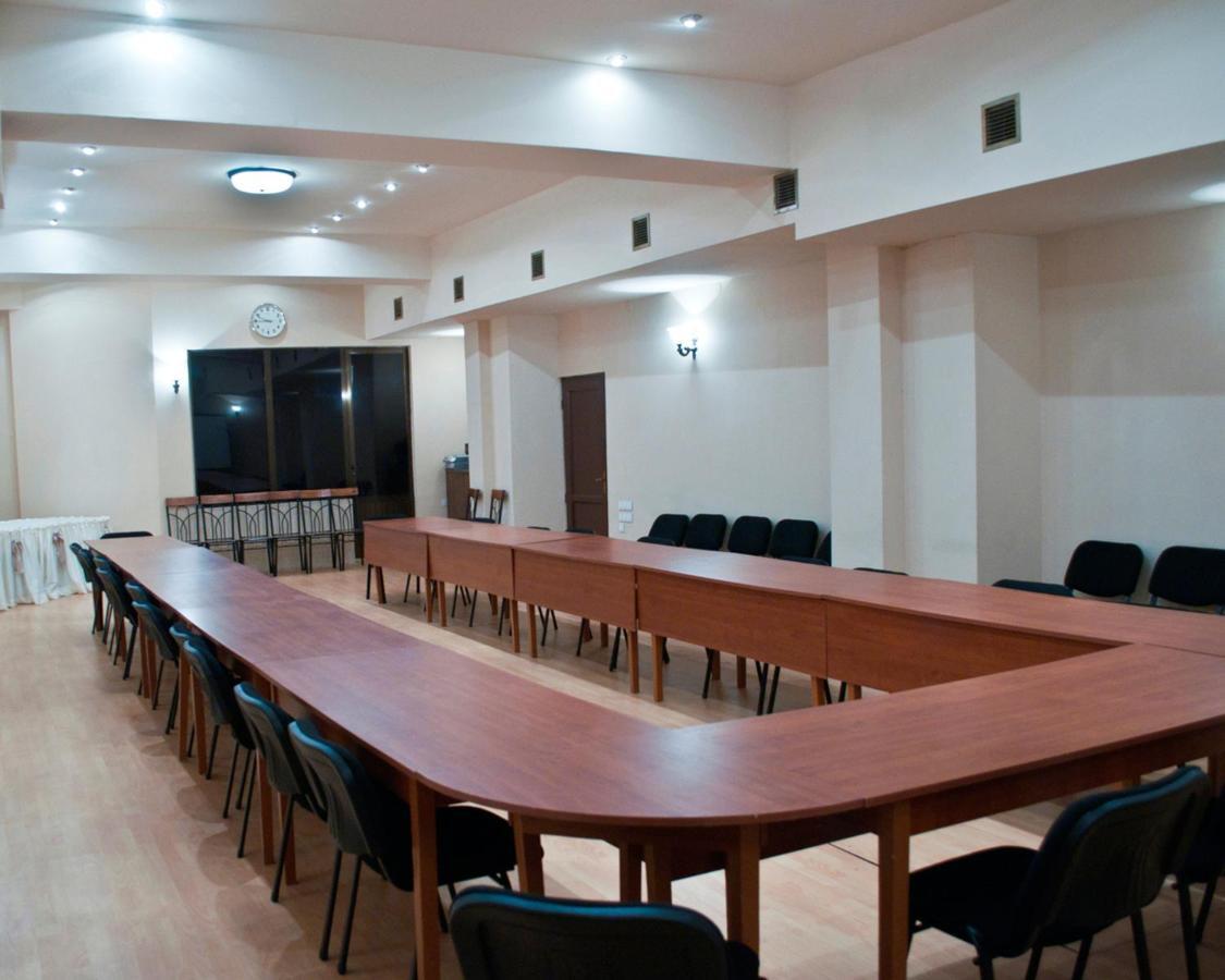 Hotel Diplomat Tbilisi Buitenkant foto